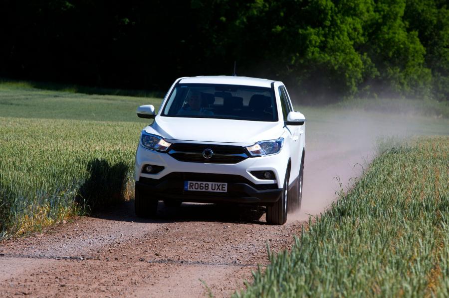  SsangYong Musso EX 2018 года  (UK) (фото 3 из 32)